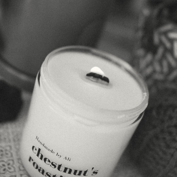 Chestnuts Roasting Handmade 100% Pure Soy Wax Candle - Picture 4 of 4